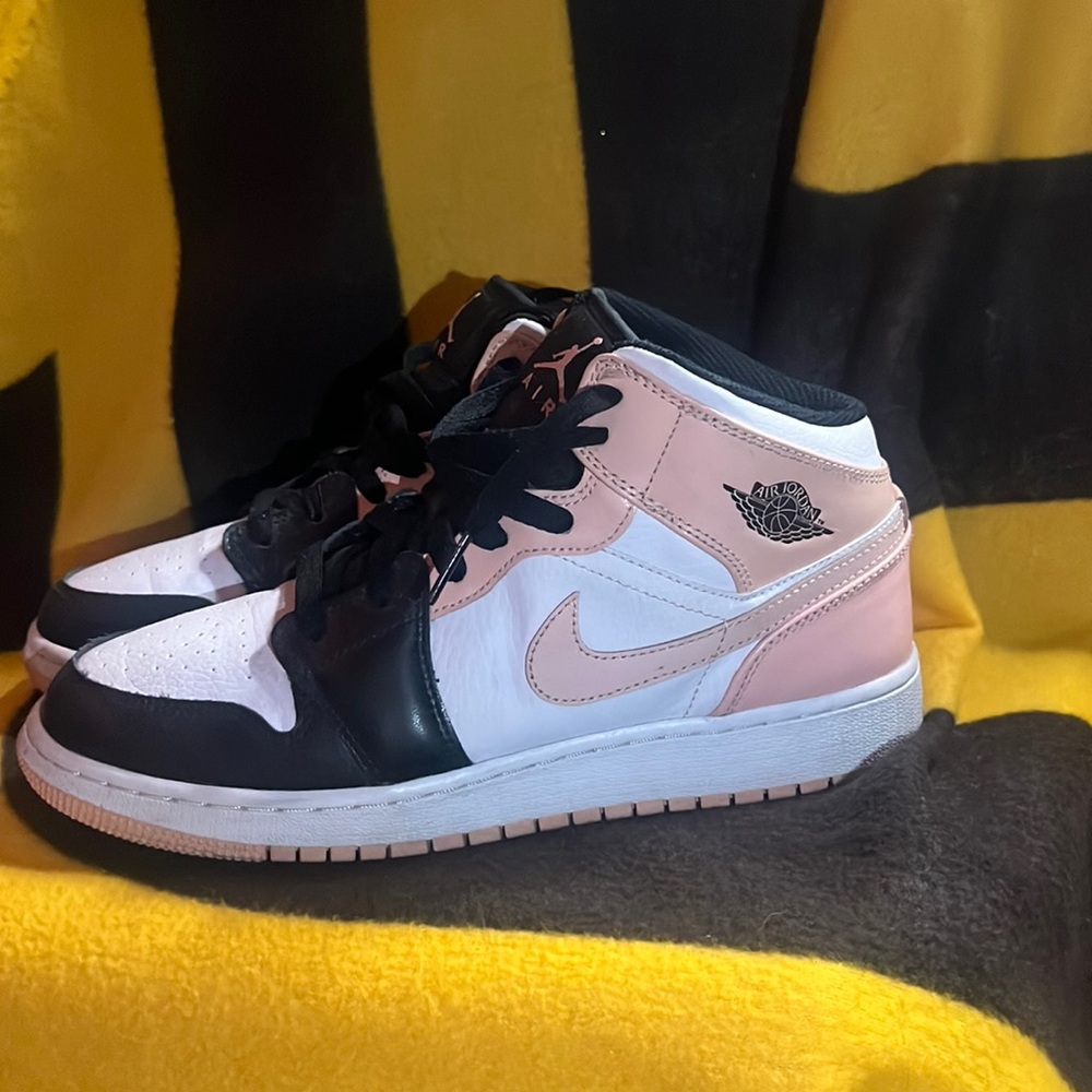 PINK BLACK AND WHITE AIRJORDAN MIDS